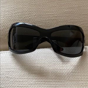 Gucci Wrap around Sunglasses